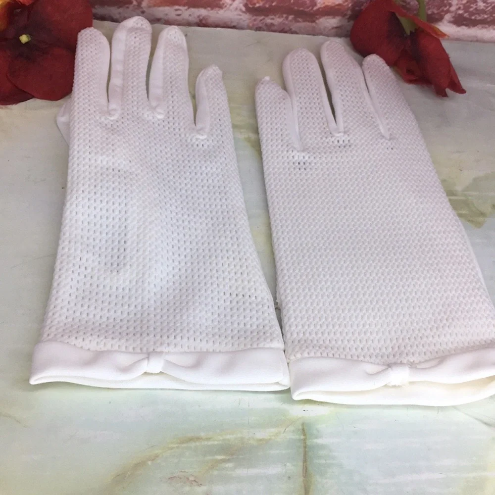 Vintage 60s Short White Mesh Front Stretch Nylon Gloves